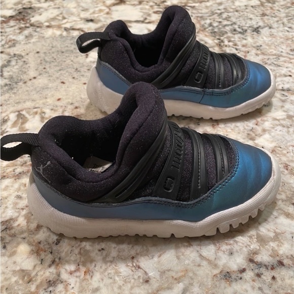 Air Jordan 11 Retro Little Flex - Picture 2 of 12